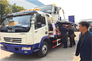 甘肃汽车道路救援拖车价格